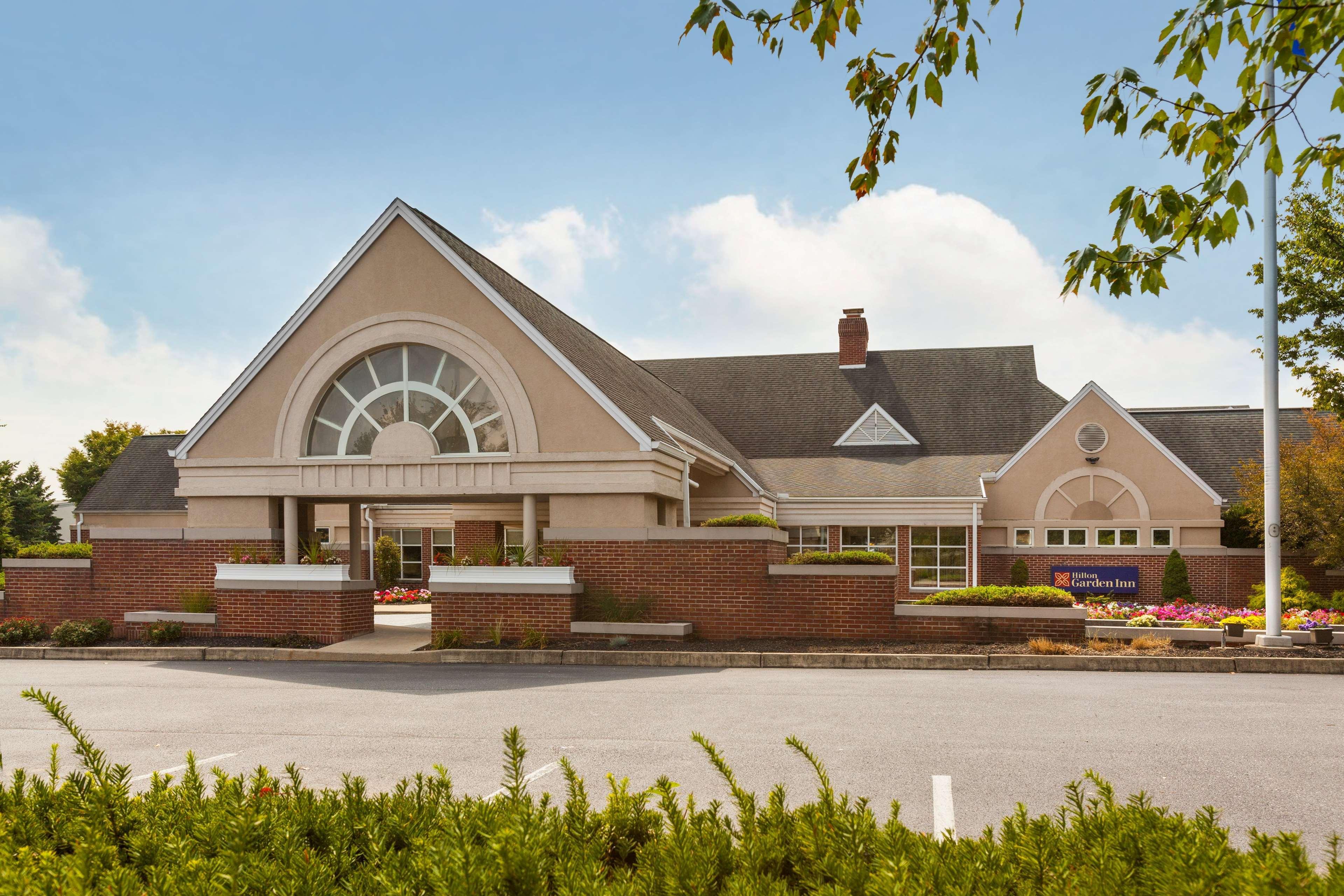 Hilton Garden Inn Lancaster Exterior photo